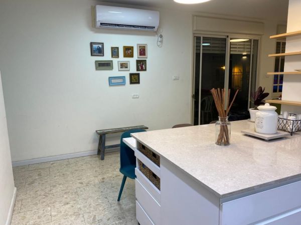 תמונה שסיפק מעלה המודעה